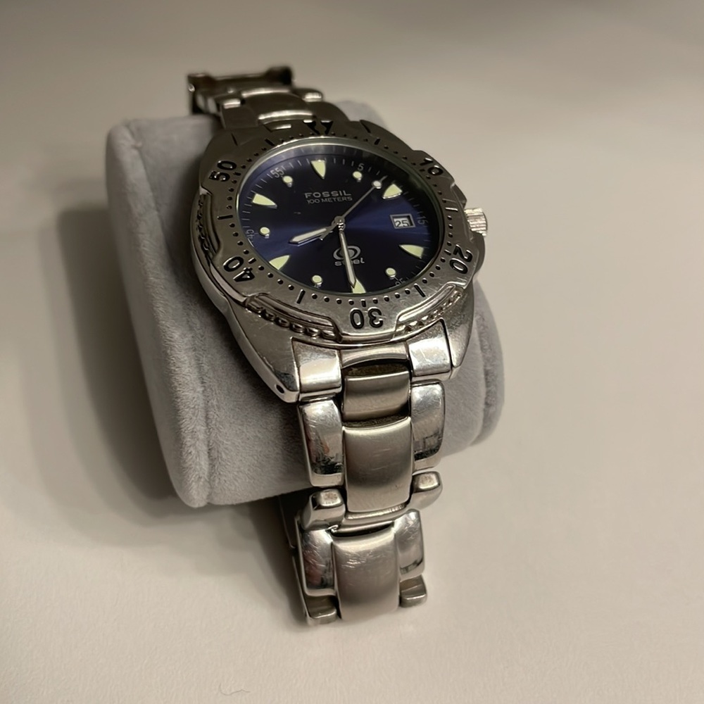 Men’s Fossil Watch - Picture 2 of 8